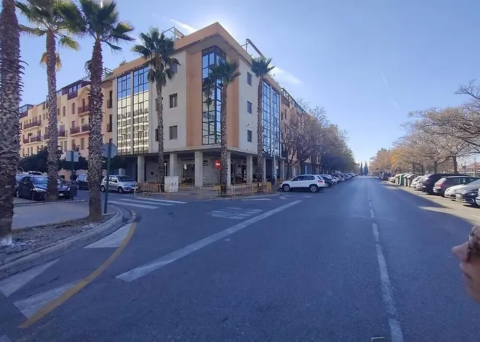 Apartamento, piscina y parking Granada Tico Medina
